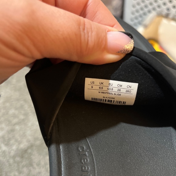 Lululemon slides - Picture 3 of 3